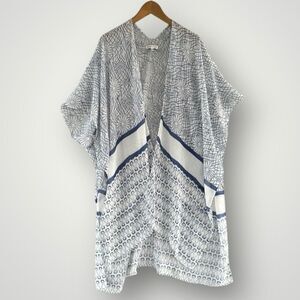 🎉5 for $45🎉 Woven heart open top kimono one size S,M,L,XL